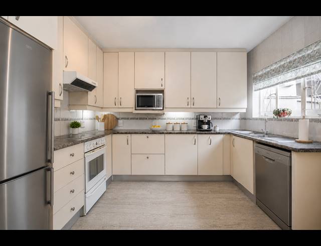 4 BEDROOM APARTMENT FOR SALE IN FAIRLAND